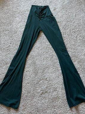 Aerie green flared leggings